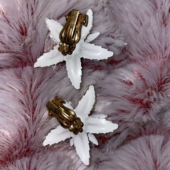 Vintage lot of 3 flower clip earring - Picture 7 of 7